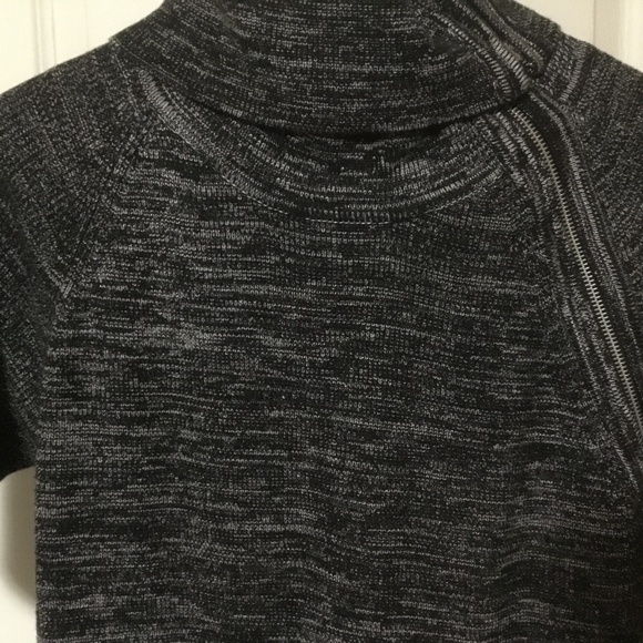 Calvin Klein Knit Zippered Shoulder (Black and Gray) size 8 - Picture 8 of 8